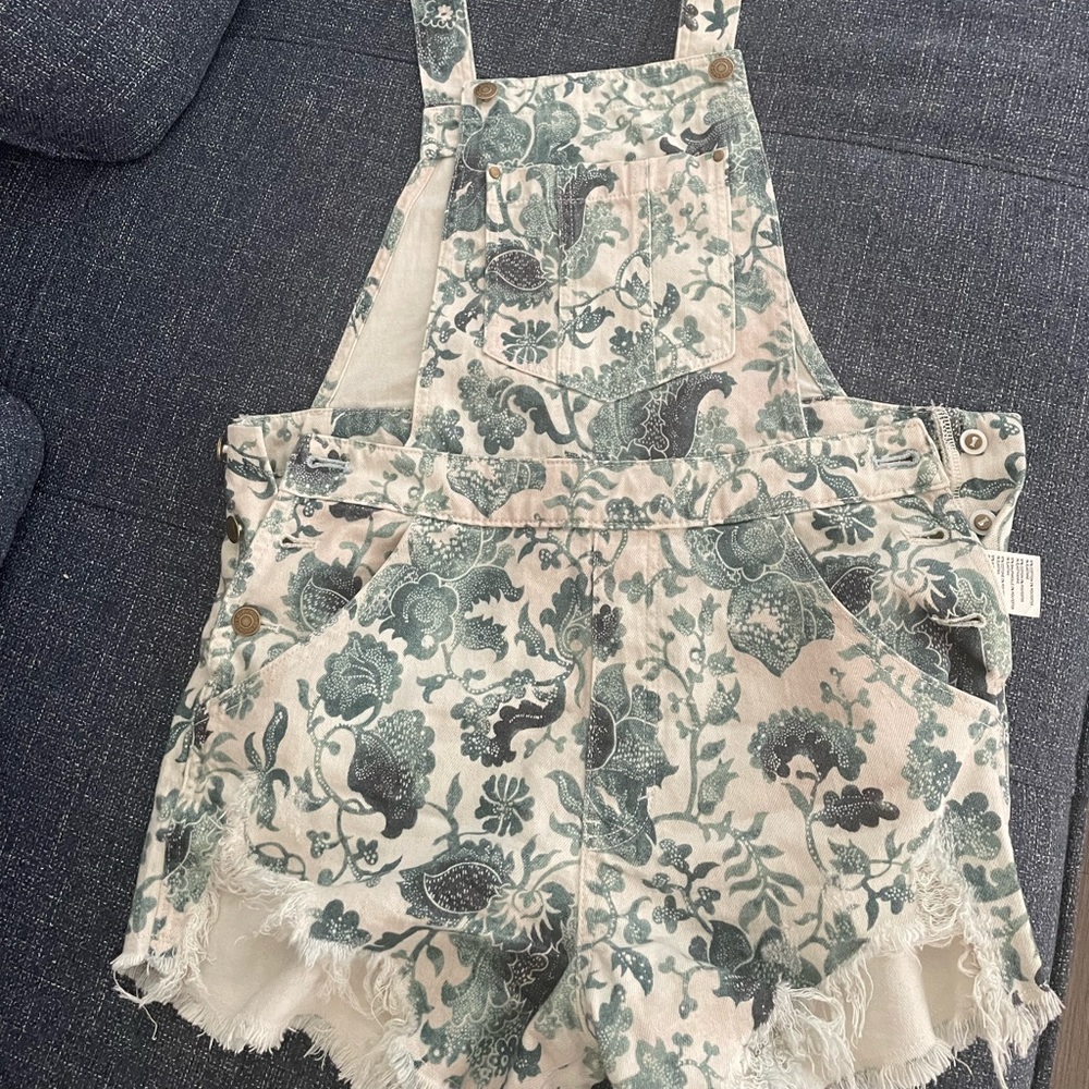 NWT Anthropologie Pilcro Cutoff Dungarees Overalls 28 $140 Green Ivory Floral